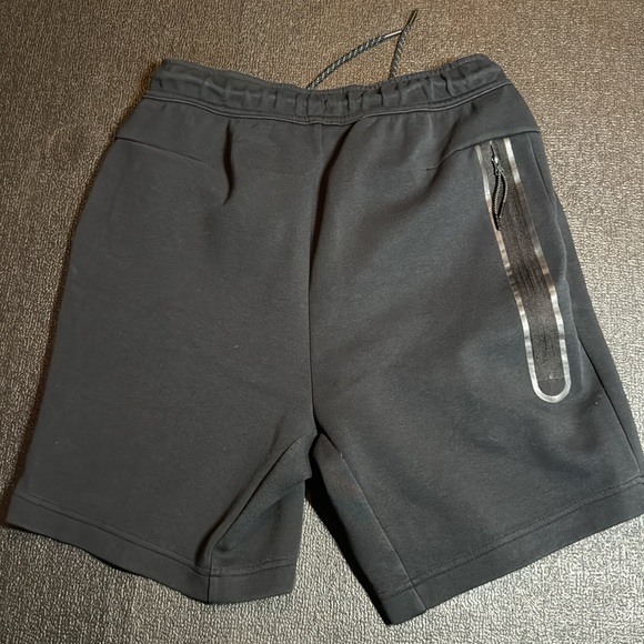 Nike Tech Fleece Short - Black - Medium - Picture 3 of 3